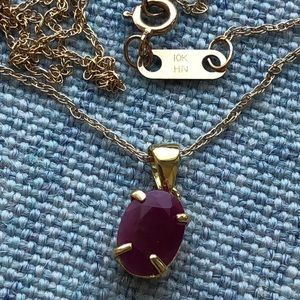 Vintage delicate 10 K  gold Ruby pendant necklace